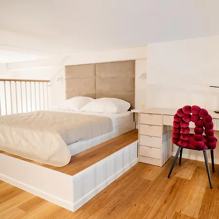 Luxeloftprague * Praga